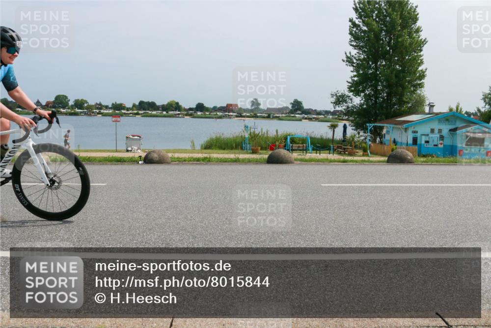 21.06.2025 - 27. Vierlanden-Triathlon H.Heesch http://msf.ph/oto/8015844 15.06.2025 11:55:24 Radfahren 835, 920, 960, 962, 982 meine-sportfotos.de