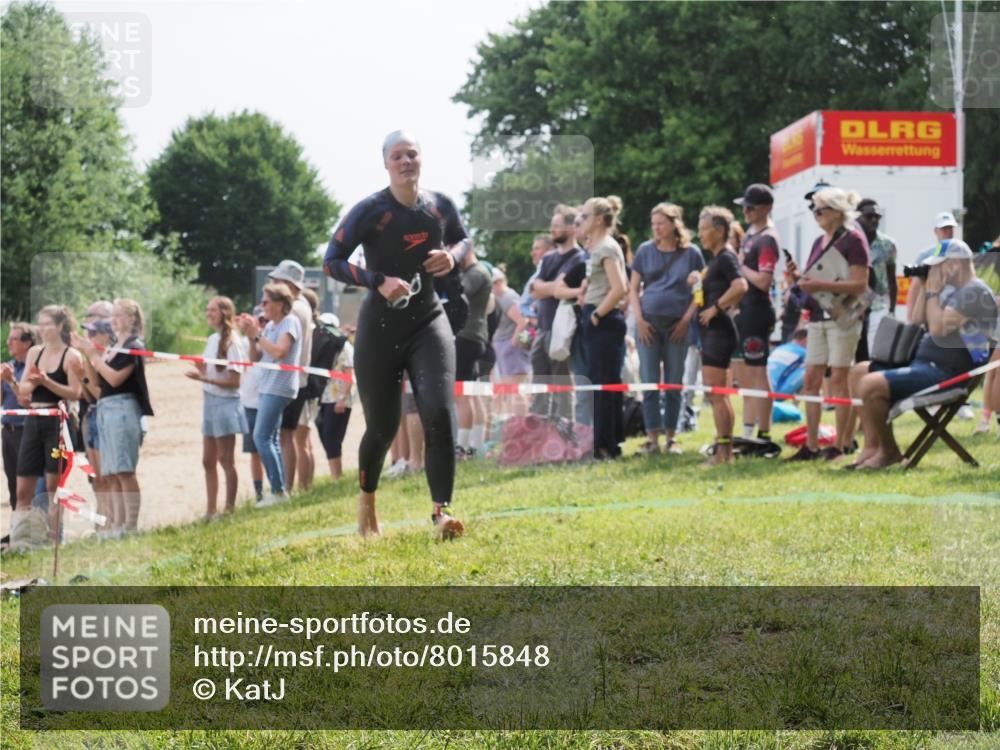 15.06.2025 - 27. Vierlanden-Triathlon KatJ http://msf.ph/oto/8015848 15.06.2025 10:15:48 Schwimmen 483, 505, 509, 564, 577, 590, 630 meine-sportfotos.de