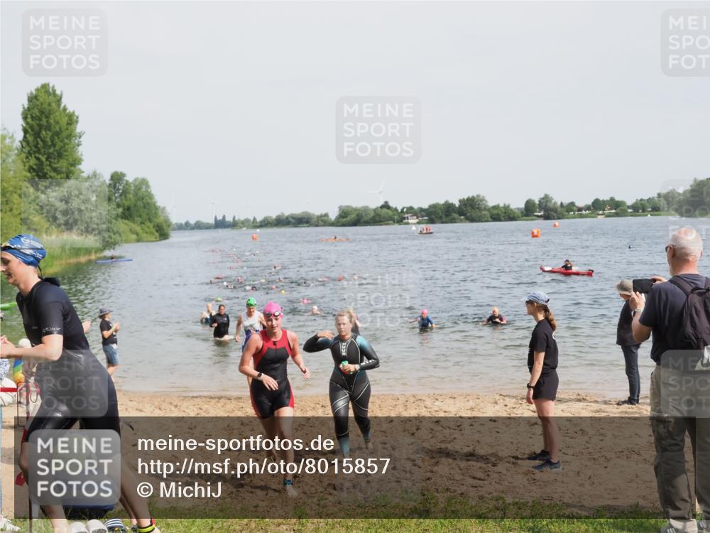 21.06.2025 - 27. Vierlanden-Triathlon MichiJ http://msf.ph/oto/8015857 15.06.2026 10:16:49 Schwimmen 484, 501, 516, 551, 566, 595, 604, 633 meine-sportfotos.de