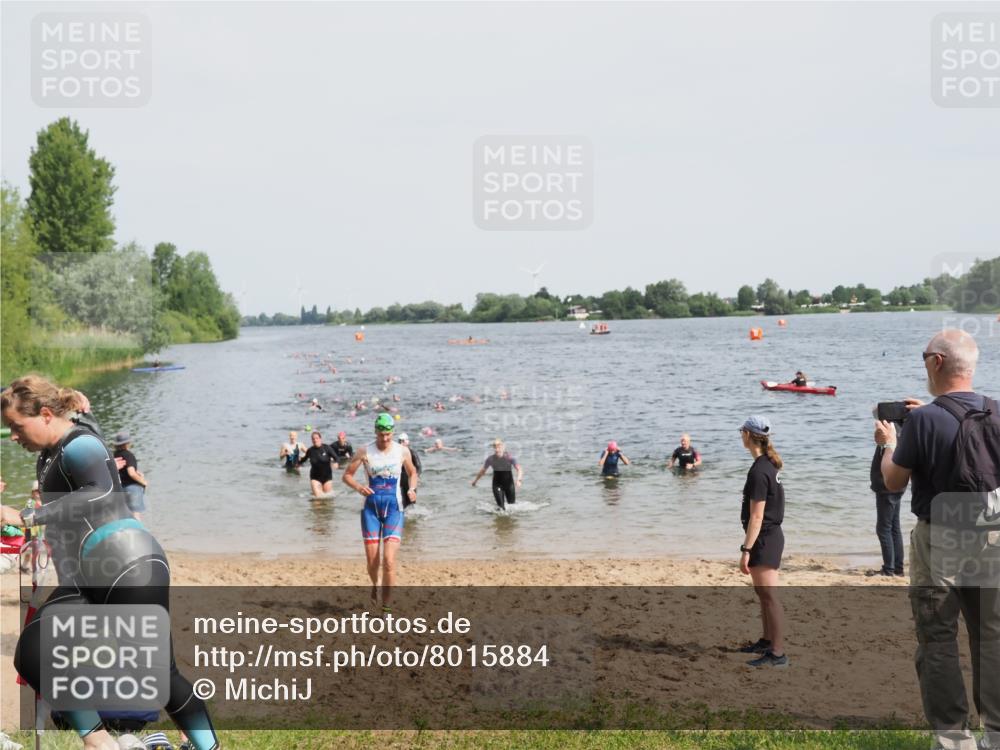 21.06.2025 - 27. Vierlanden-Triathlon MichiJ http://msf.ph/oto/8015884 15.06.2026 10:16:51 Schwimmen 484, 501, 516, 551, 566, 595, 604, 633 meine-sportfotos.de