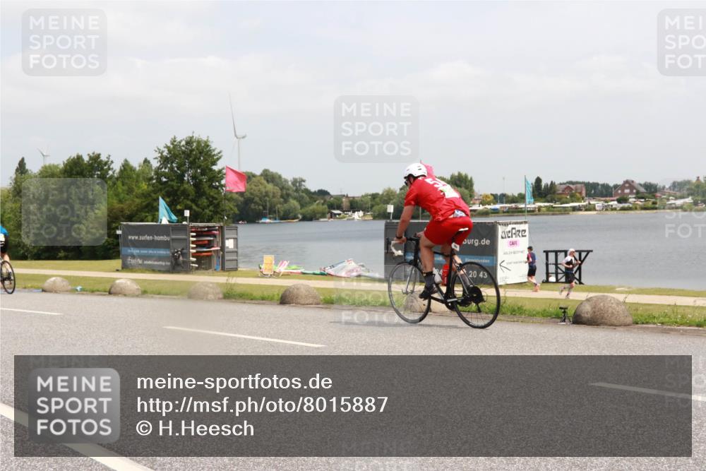 21.06.2025 - 27. Vierlanden-Triathlon H.Heesch http://msf.ph/oto/8015887 15.06.2025 12:04:21 Radfahren 19, 792, 804, 880, 932 meine-sportfotos.de
