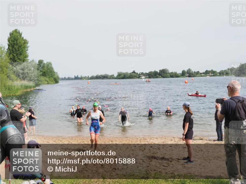 21.06.2025 - 27. Vierlanden-Triathlon MichiJ http://msf.ph/oto/8015888 15.06.2026 10:16:51 Schwimmen 484, 501, 516, 551, 566, 595, 604, 633 meine-sportfotos.de