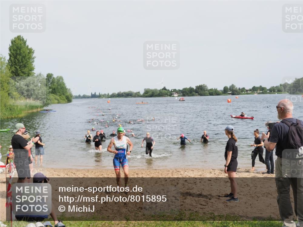 21.06.2025 - 27. Vierlanden-Triathlon MichiJ http://msf.ph/oto/8015895 15.06.2026 10:16:52 Schwimmen 484, 501, 516, 551, 566, 595, 604, 633 meine-sportfotos.de
