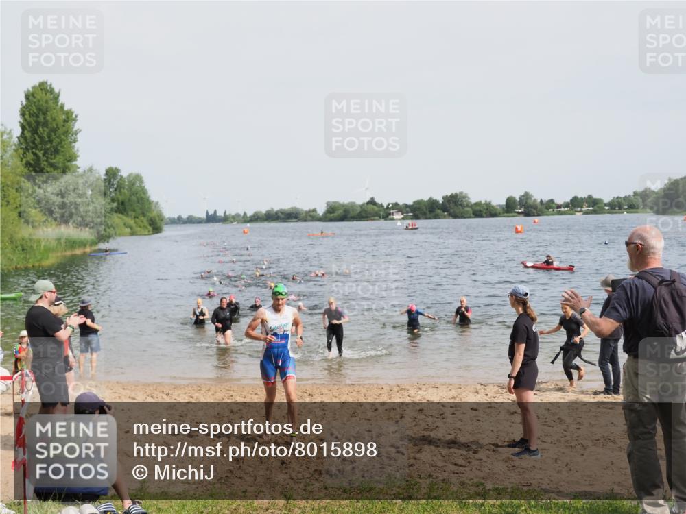 21.06.2025 - 27. Vierlanden-Triathlon MichiJ http://msf.ph/oto/8015898 15.06.2026 10:16:52 Schwimmen 484, 501, 516, 551, 566, 595, 604, 633 meine-sportfotos.de
