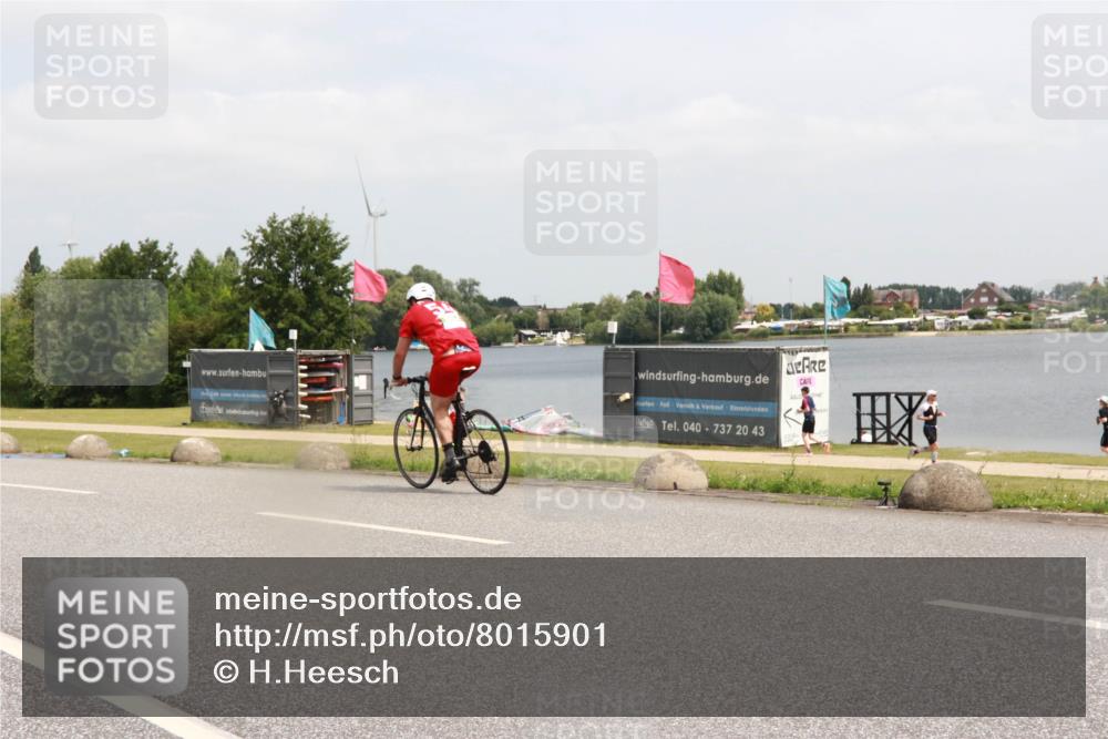 21.06.2025 - 27. Vierlanden-Triathlon H.Heesch http://msf.ph/oto/8015901 15.06.2025 12:04:21 Radfahren 19, 792, 804, 880, 932 meine-sportfotos.de