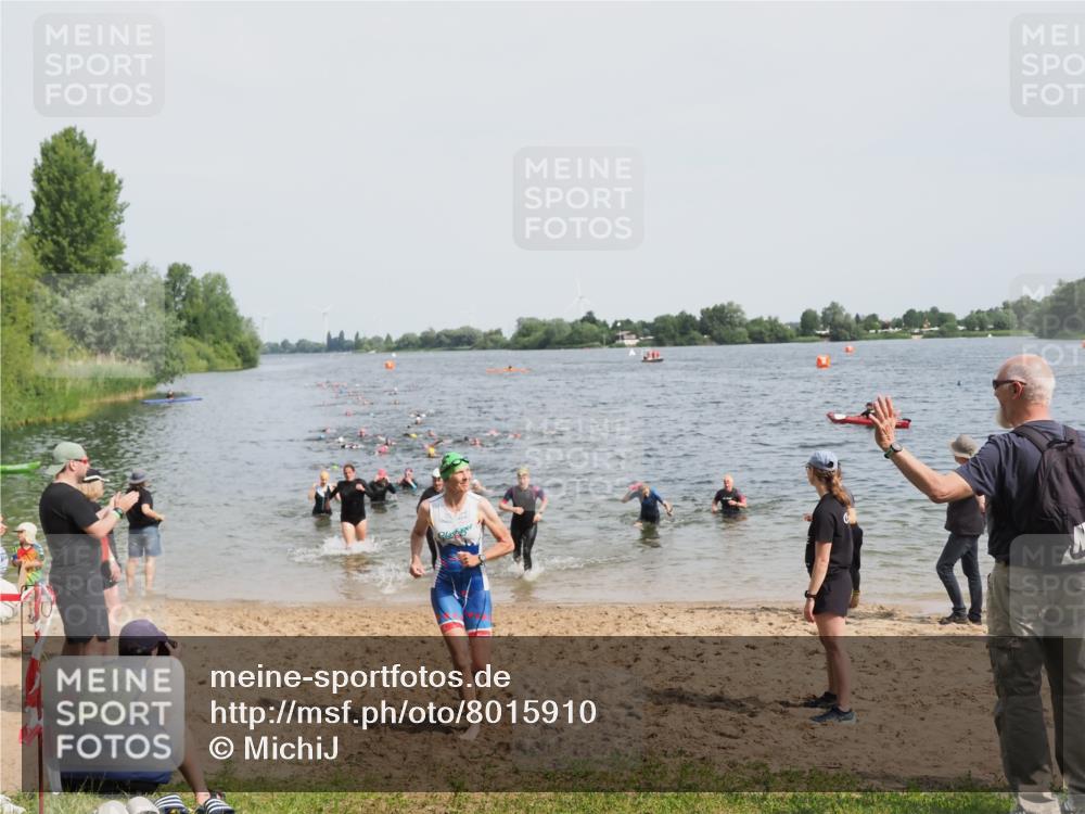 21.06.2025 - 27. Vierlanden-Triathlon MichiJ http://msf.ph/oto/8015910 15.06.2026 10:16:52 Schwimmen 484, 501, 516, 551, 566, 595, 604, 633 meine-sportfotos.de