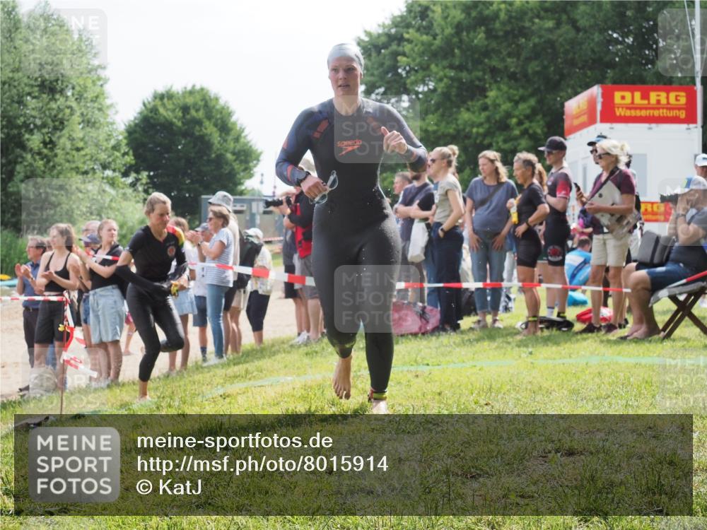 15.06.2025 - 27. Vierlanden-Triathlon KatJ http://msf.ph/oto/8015914 15.06.2025 10:15:49 Schwimmen 483, 505, 509, 564, 577, 590, 630 meine-sportfotos.de