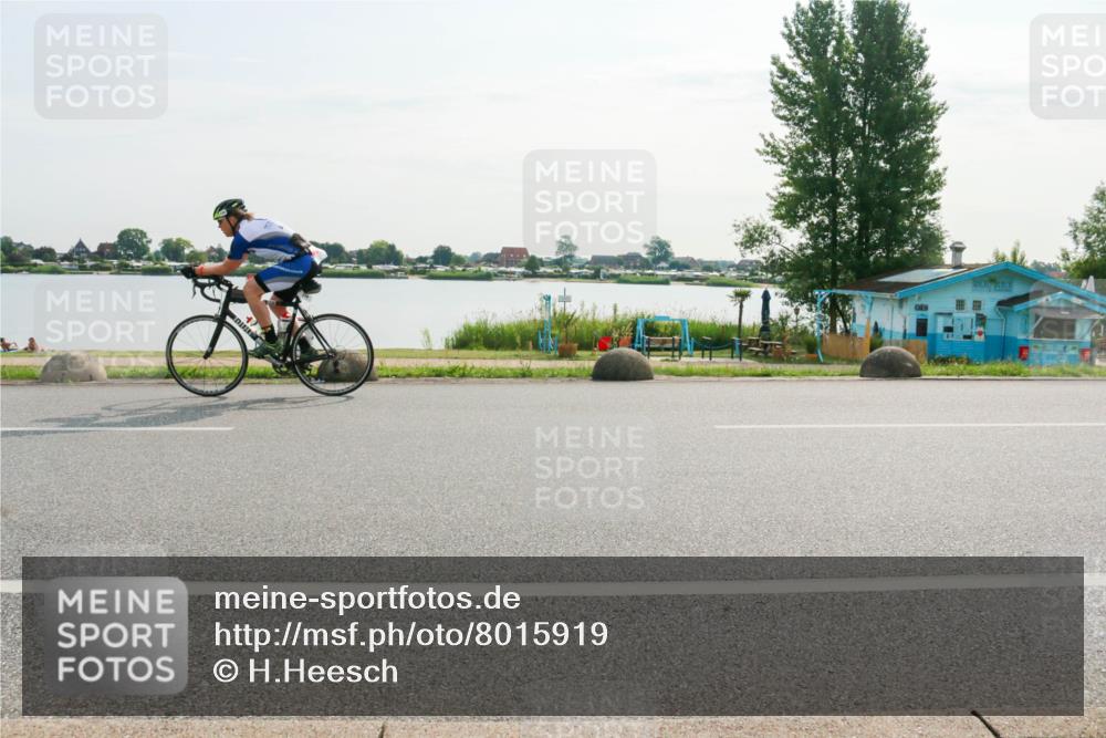 15.06.2025 - 27. Vierlanden-Triathlon H.Heesch http://msf.ph/oto/8015919 15.06.2025 09:11:28 Radfahren 149, 238 meine-sportfotos.de
