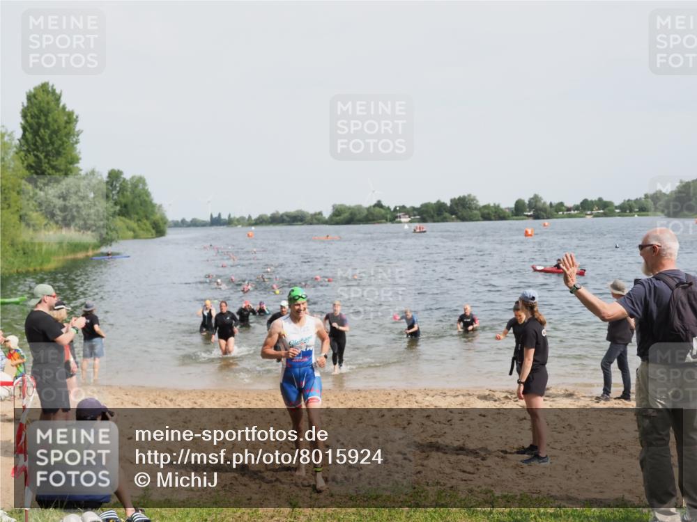 21.06.2025 - 27. Vierlanden-Triathlon MichiJ http://msf.ph/oto/8015924 15.06.2026 10:16:52 Schwimmen 484, 501, 516, 551, 566, 595, 604, 633 meine-sportfotos.de