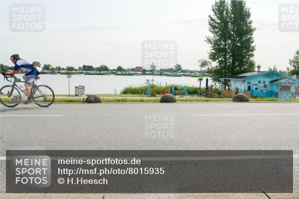 15.06.2025 - 27. Vierlanden-Triathlon H.Heesch http://msf.ph/oto/8015935 15.06.2025 09:11:28 Radfahren 149, 238 meine-sportfotos.de