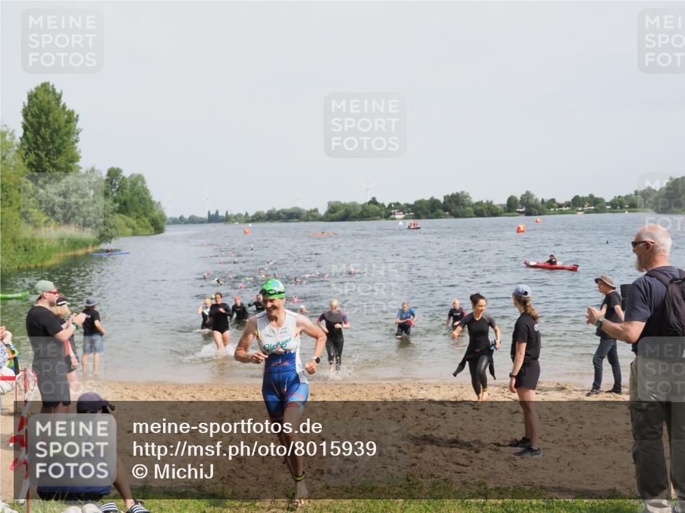 21.06.2025 - 27. Vierlanden-Triathlon MichiJ http://msf.ph/oto/8015939 15.06.2026 10:16:53 Schwimmen 471, 484, 501, 516, 551, 566, 595, 604, 610, 633 meine-sportfotos.de