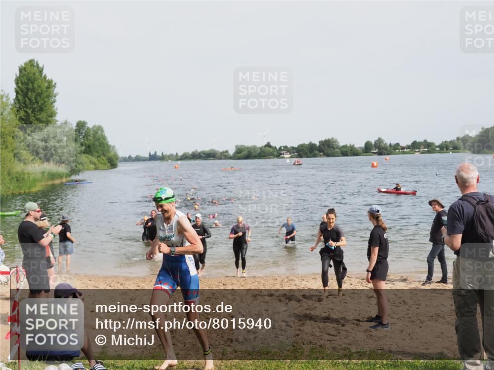 21.06.2025 - 27. Vierlanden-Triathlon MichiJ http://msf.ph/oto/8015940 15.06.2026 10:16:53 Schwimmen 471, 484, 501, 516, 551, 566, 595, 604, 610, 633 meine-sportfotos.de