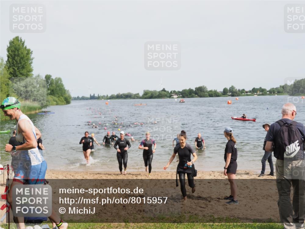 21.06.2025 - 27. Vierlanden-Triathlon MichiJ http://msf.ph/oto/8015957 15.06.2026 10:16:54 Schwimmen 471, 484, 501, 516, 551, 566, 595, 604, 610, 633 meine-sportfotos.de