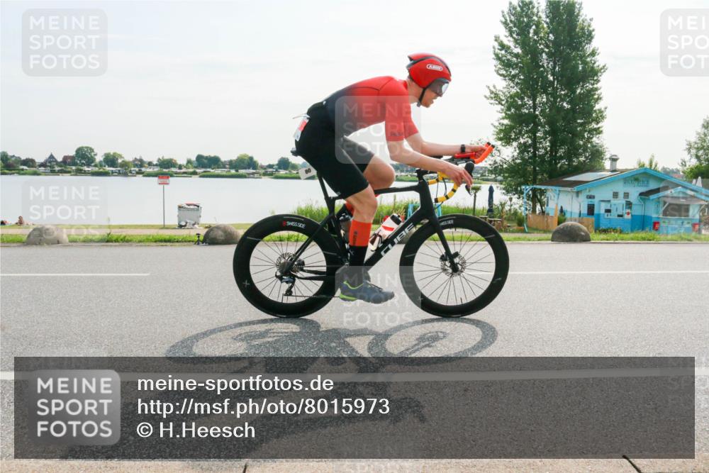 15.06.2025 - 27. Vierlanden-Triathlon H.Heesch http://msf.ph/oto/8015973 15.06.2025 09:11:36 Radfahren 80 meine-sportfotos.de