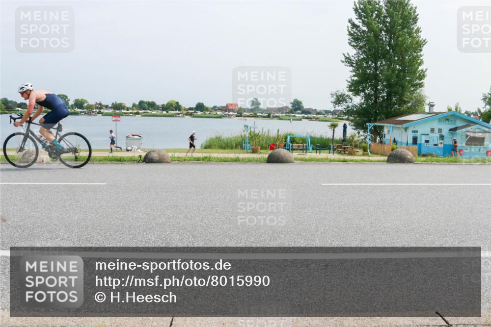 21.06.2025 - 27. Vierlanden-Triathlon H.Heesch http://msf.ph/oto/8015990 15.06.2025 11:55:37 Radfahren 739 meine-sportfotos.de