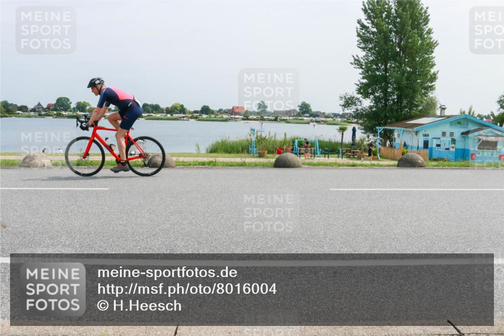 21.06.2025 - 27. Vierlanden-Triathlon H.Heesch http://msf.ph/oto/8016004 15.06.2025 11:55:42 Radfahren 739, 845 meine-sportfotos.de