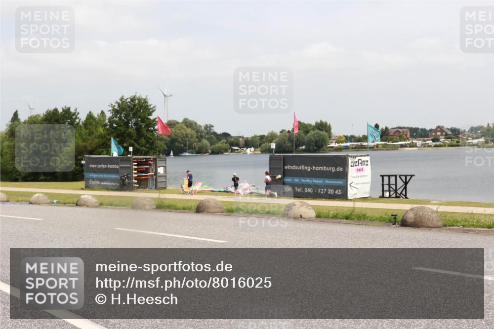 21.06.2025 - 27. Vierlanden-Triathlon H.Heesch http://msf.ph/oto/8016025 15.06.2025 12:04:27 Radfahren 792, 804, 901, 904, 954 meine-sportfotos.de