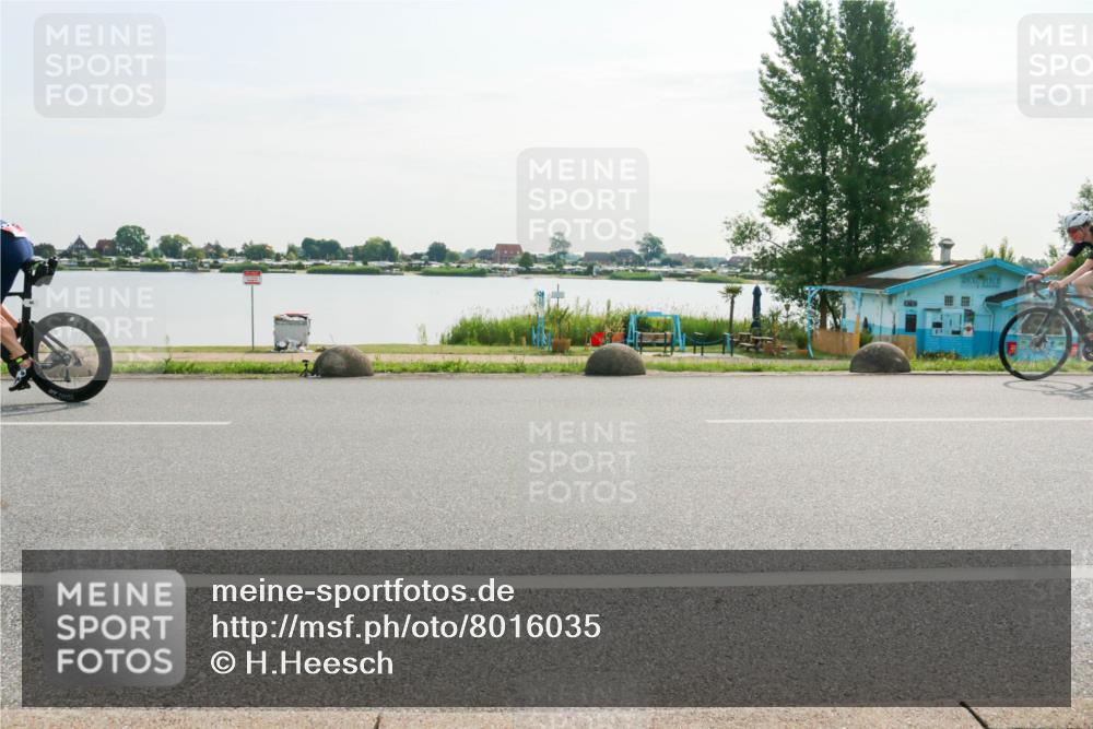 15.06.2025 - 27. Vierlanden-Triathlon H.Heesch http://msf.ph/oto/8016035 15.06.2025 09:12:00 Radfahren 46, 49, 85, 186, 210, 220 meine-sportfotos.de