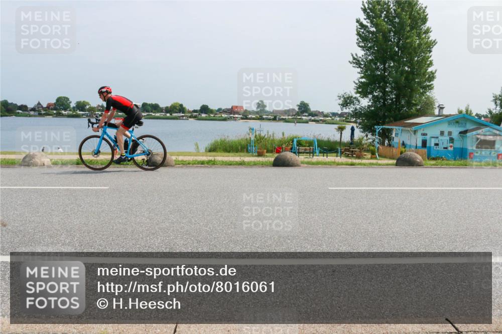 21.06.2025 - 27. Vierlanden-Triathlon H.Heesch http://msf.ph/oto/8016061 15.06.2025 11:55:55 Radfahren 699, 779, 786, 828 meine-sportfotos.de
