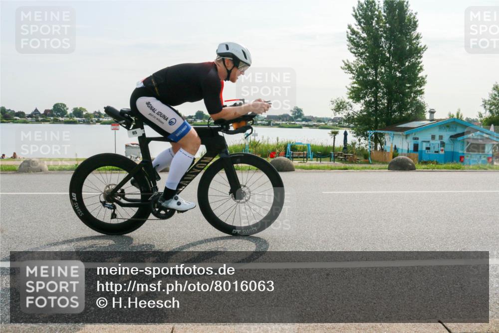 15.06.2025 - 27. Vierlanden-Triathlon H.Heesch http://msf.ph/oto/8016063 15.06.2025 09:12:04 Radfahren 46, 49, 85, 186, 210, 220 meine-sportfotos.de