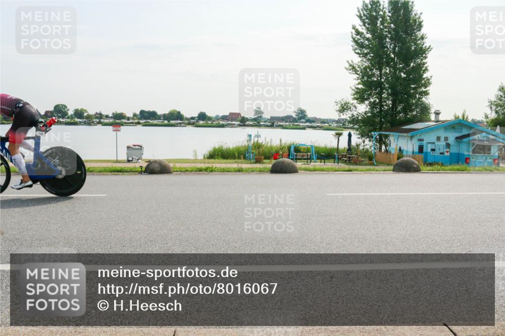 15.06.2025 - 27. Vierlanden-Triathlon H.Heesch http://msf.ph/oto/8016067 15.06.2025 09:12:12 Radfahren 158 meine-sportfotos.de