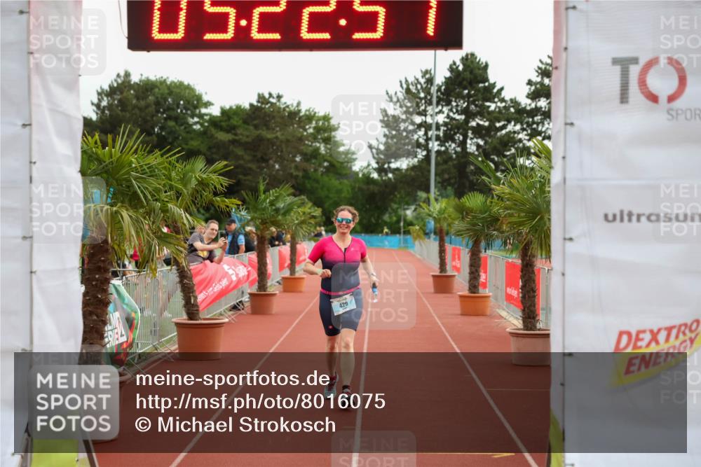 15.06.2025 - 7 Türme Triathlon Michael Strokosch http://msf.ph/oto/8016075 15.06.2025 15:22:51 Ziel 429 meine-sportfotos.de