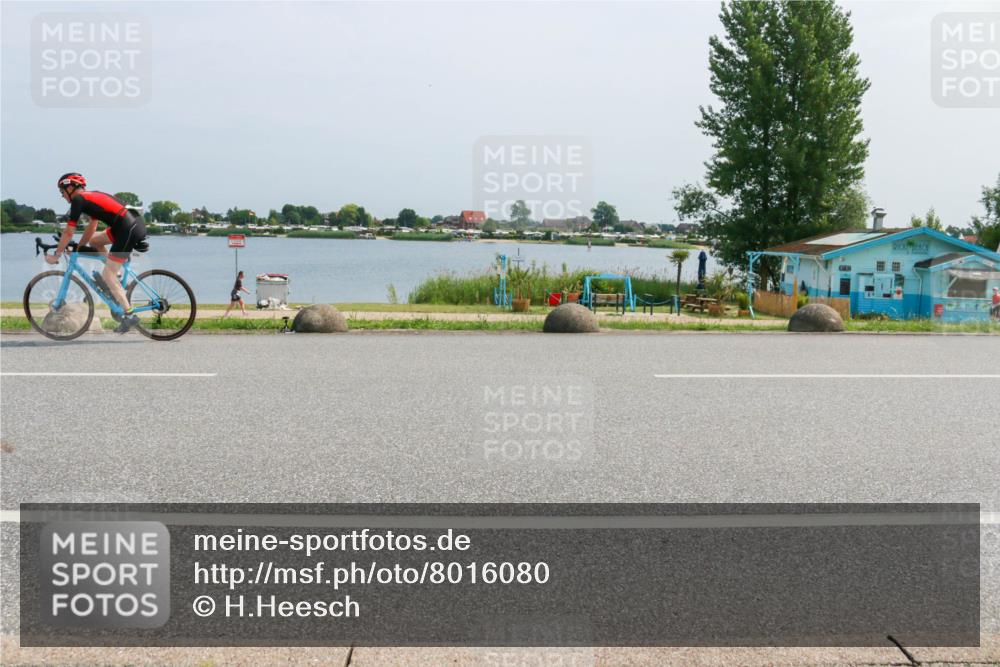 21.06.2025 - 27. Vierlanden-Triathlon H.Heesch http://msf.ph/oto/8016080 15.06.2025 11:55:55 Radfahren 699, 779, 786, 828 meine-sportfotos.de