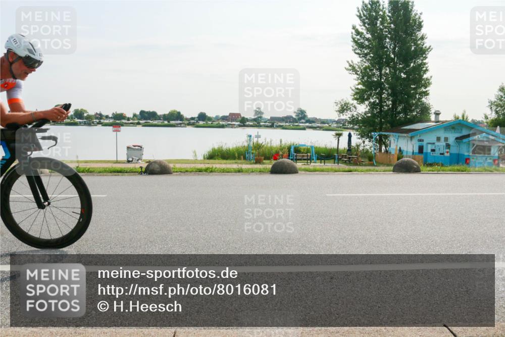 15.06.2025 - 27. Vierlanden-Triathlon H.Heesch http://msf.ph/oto/8016081 15.06.2025 09:12:17 Radfahren 158, 171, 219 meine-sportfotos.de