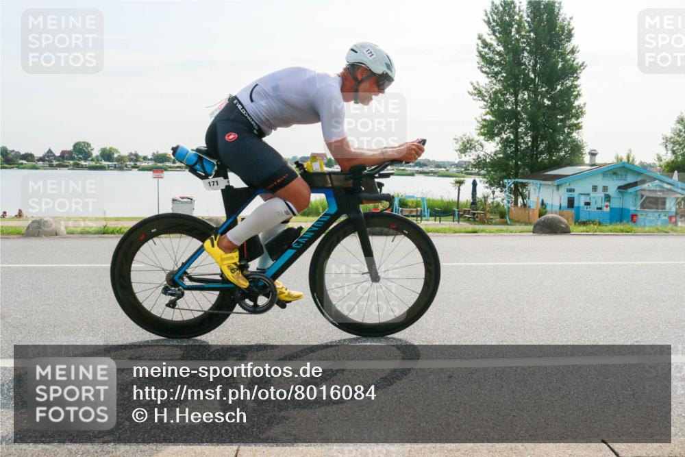 15.06.2025 - 27. Vierlanden-Triathlon H.Heesch http://msf.ph/oto/8016084 15.06.2025 09:12:18 Radfahren 158, 171, 219 meine-sportfotos.de