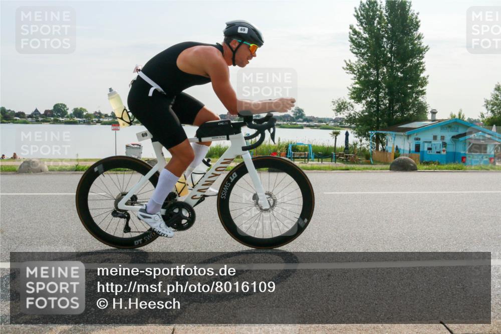 15.06.2025 - 27. Vierlanden-Triathlon H.Heesch http://msf.ph/oto/8016109 15.06.2025 09:12:28 Radfahren 27, 41, 69, 124 meine-sportfotos.de