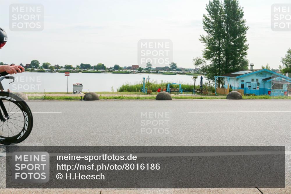 15.06.2025 - 27. Vierlanden-Triathlon H.Heesch http://msf.ph/oto/8016186 15.06.2025 09:12:59 Radfahren 64, 200 meine-sportfotos.de