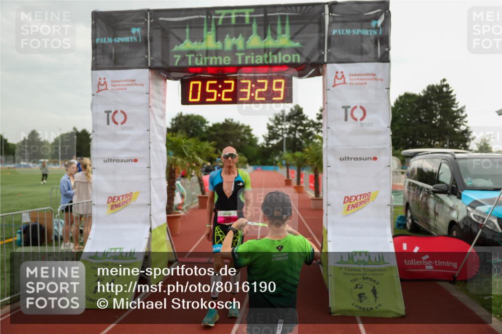 15.06.2025 - 7 Türme Triathlon Michael Strokosch http://msf.ph/oto/8016190 15.06.2025 15:23:29 Ziel 252 meine-sportfotos.de