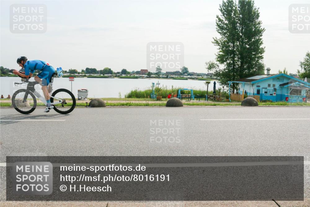 15.06.2025 - 27. Vierlanden-Triathlon H.Heesch http://msf.ph/oto/8016191 15.06.2025 09:13:11 Radfahren 14 meine-sportfotos.de