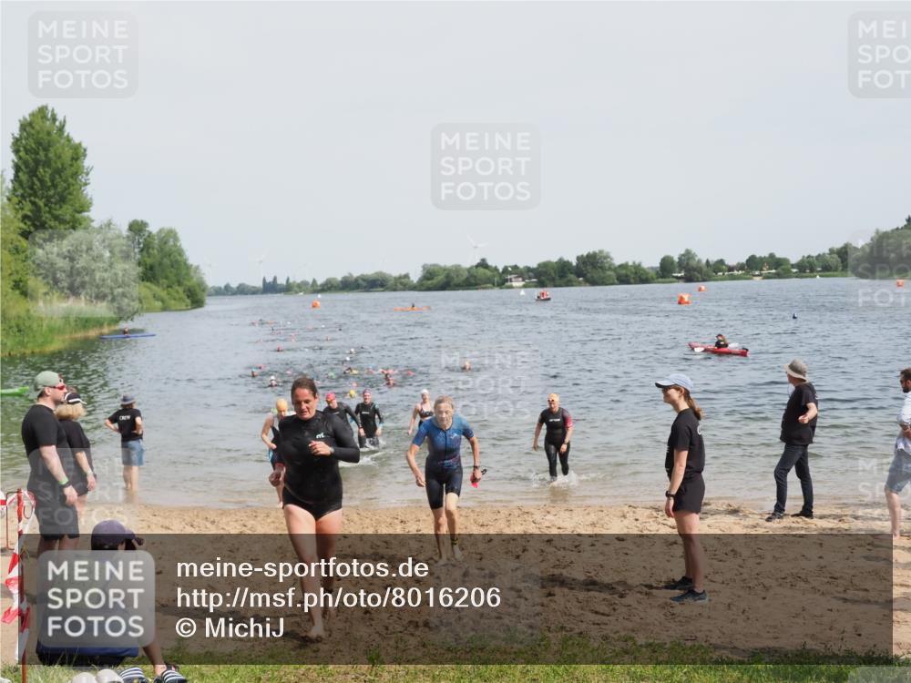21.06.2025 - 27. Vierlanden-Triathlon MichiJ http://msf.ph/oto/8016206 15.06.2026 10:17:00 Schwimmen 471, 479, 484, 551, 566, 567, 595, 602, 610 meine-sportfotos.de
