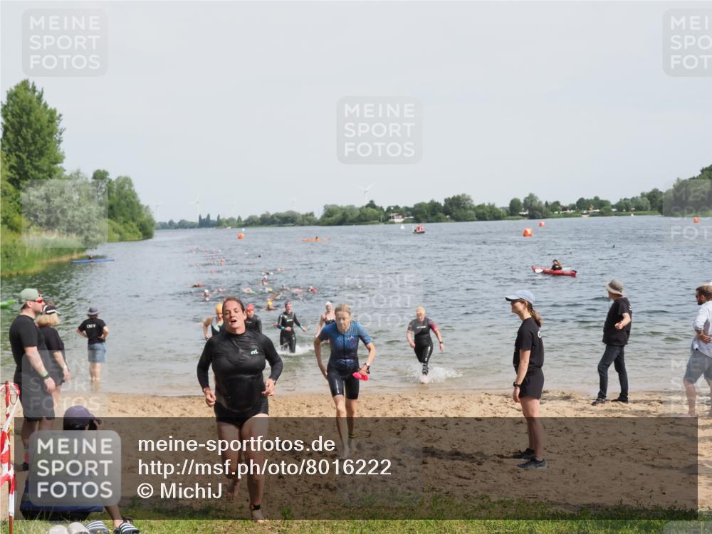 21.06.2025 - 27. Vierlanden-Triathlon MichiJ http://msf.ph/oto/8016222 15.06.2026 10:17:00 Schwimmen 471, 479, 484, 551, 566, 567, 595, 602, 610 meine-sportfotos.de