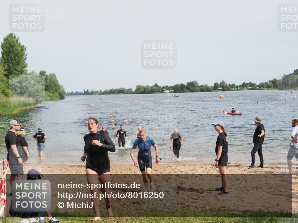 21.06.2025 - 27. Vierlanden-Triathlon MichiJ http://msf.ph/oto/8016250 15.06.2026 10:17:01 Schwimmen 471, 479, 484, 510, 551, 566, 567, 595, 602, 610 meine-sportfotos.de