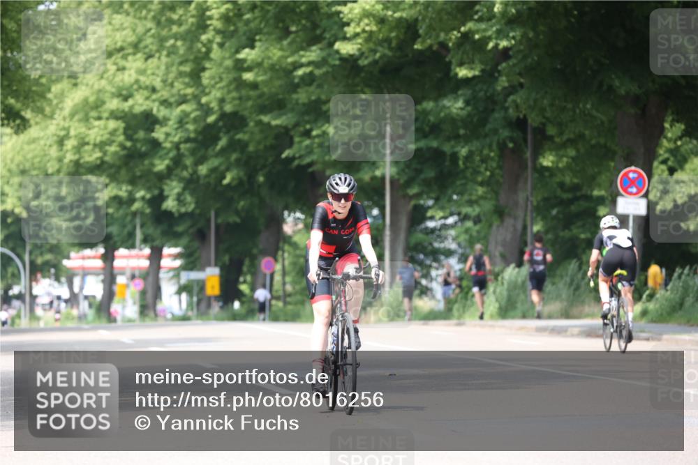 15.06.2025 - 7 Türme Triathlon Yannick Fuchs http://msf.ph/oto/8016256 15.06.2025 13:29:19 Radfahren 232, 316, 434 meine-sportfotos.de