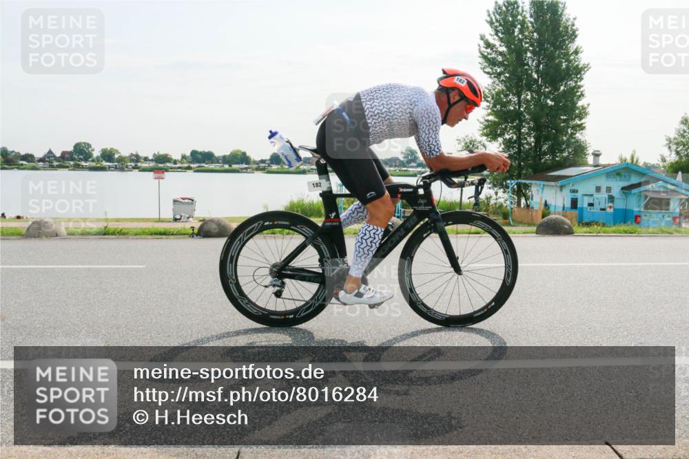 15.06.2025 - 27. Vierlanden-Triathlon H.Heesch http://msf.ph/oto/8016284 15.06.2025 09:13:44 Radfahren 36, 182 meine-sportfotos.de