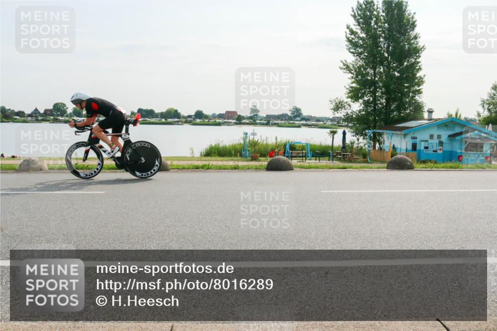 15.06.2025 - 27. Vierlanden-Triathlon H.Heesch http://msf.ph/oto/8016289 15.06.2025 09:13:47 Radfahren 60, 182 meine-sportfotos.de
