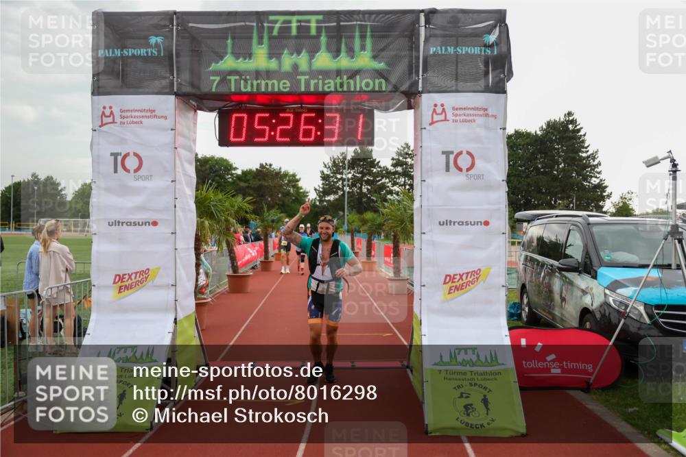15.06.2025 - 7 Türme Triathlon Michael Strokosch http://msf.ph/oto/8016298 15.06.2025 15:26:31 Ziel  meine-sportfotos.de