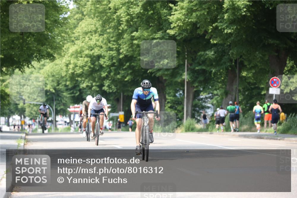 15.06.2025 - 7 Türme Triathlon Yannick Fuchs http://msf.ph/oto/8016312 15.06.2025 13:29:36 Radfahren 284, 499, 623, 635, 950 meine-sportfotos.de