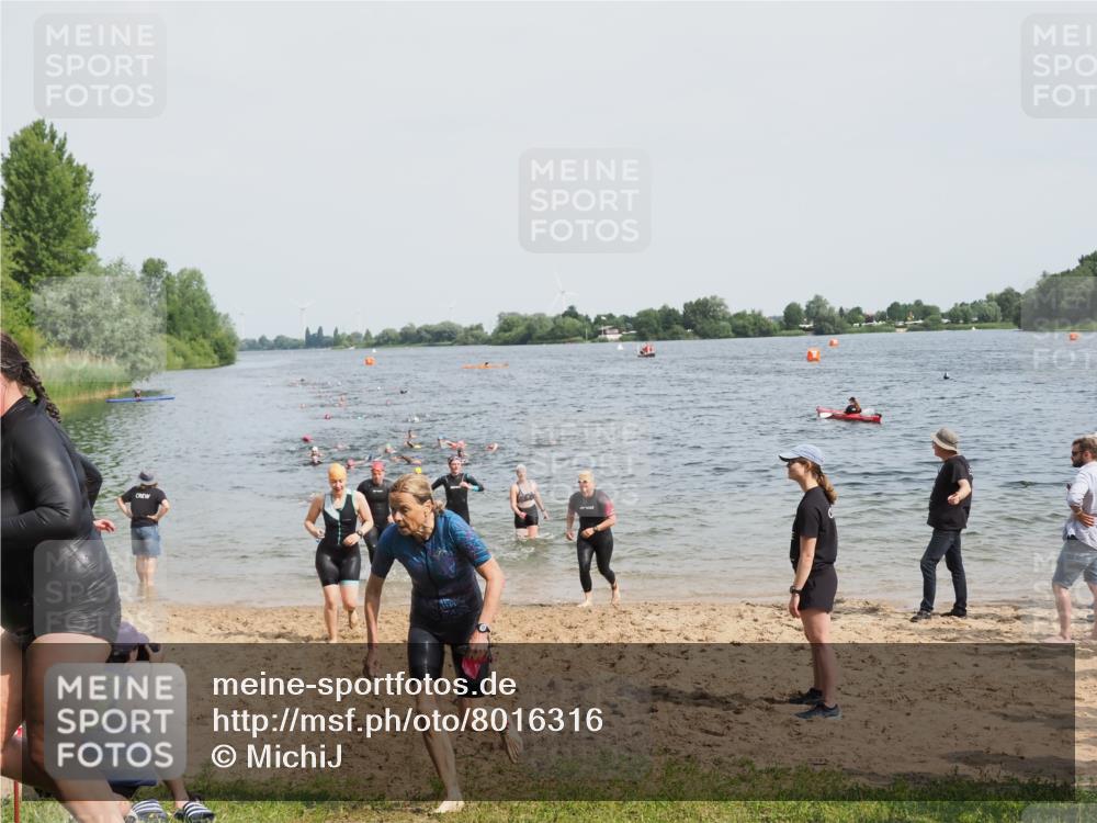 21.06.2025 - 27. Vierlanden-Triathlon MichiJ http://msf.ph/oto/8016316 15.06.2026 10:17:02 Schwimmen 471, 479, 484, 510, 551, 556, 566, 567, 602, 610 meine-sportfotos.de