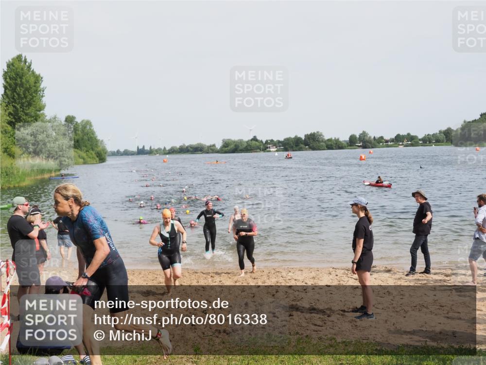 21.06.2025 - 27. Vierlanden-Triathlon MichiJ http://msf.ph/oto/8016338 15.06.2026 10:17:03 Schwimmen 471, 479, 484, 510, 556, 566, 567, 602, 610 meine-sportfotos.de