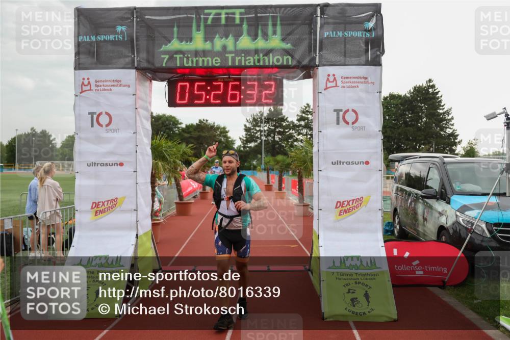 15.06.2025 - 7 Türme Triathlon Michael Strokosch http://msf.ph/oto/8016339 15.06.2025 15:26:32 Ziel  meine-sportfotos.de
