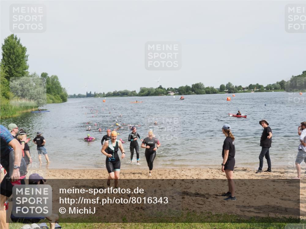 21.06.2025 - 27. Vierlanden-Triathlon MichiJ http://msf.ph/oto/8016343 15.06.2026 10:17:03 Schwimmen 471, 479, 484, 510, 556, 566, 567, 602, 610 meine-sportfotos.de