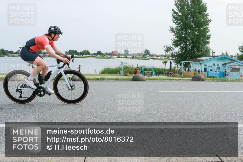 21.06.2025 - 27. Vierlanden-Triathlon H.Heesch http://msf.ph/oto/8016372 15.06.2025 11:56:35 Radfahren 888 meine-sportfotos.de