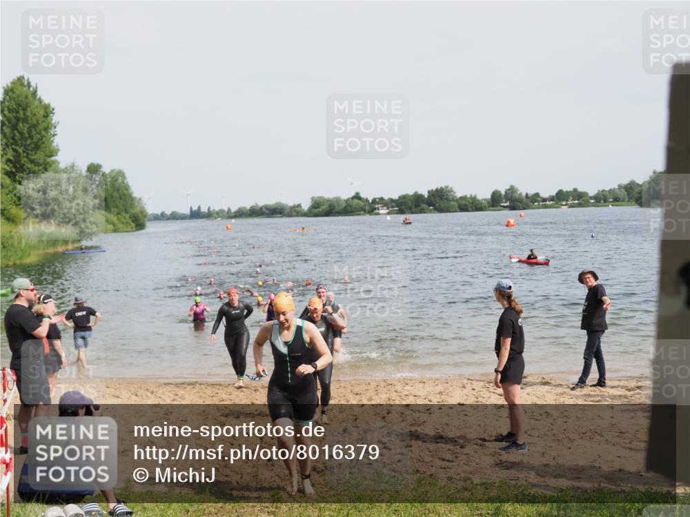 21.06.2025 - 27. Vierlanden-Triathlon MichiJ http://msf.ph/oto/8016379 15.06.2026 10:17:05 Schwimmen 471, 479, 484, 510, 556, 566, 567, 602, 610 meine-sportfotos.de