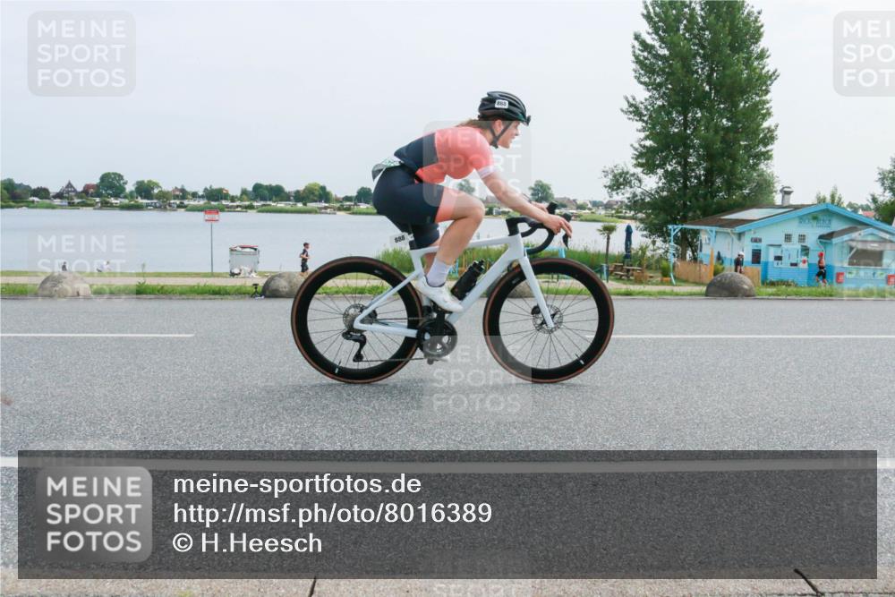 21.06.2025 - 27. Vierlanden-Triathlon H.Heesch http://msf.ph/oto/8016389 15.06.2025 11:56:35 Radfahren 888 meine-sportfotos.de