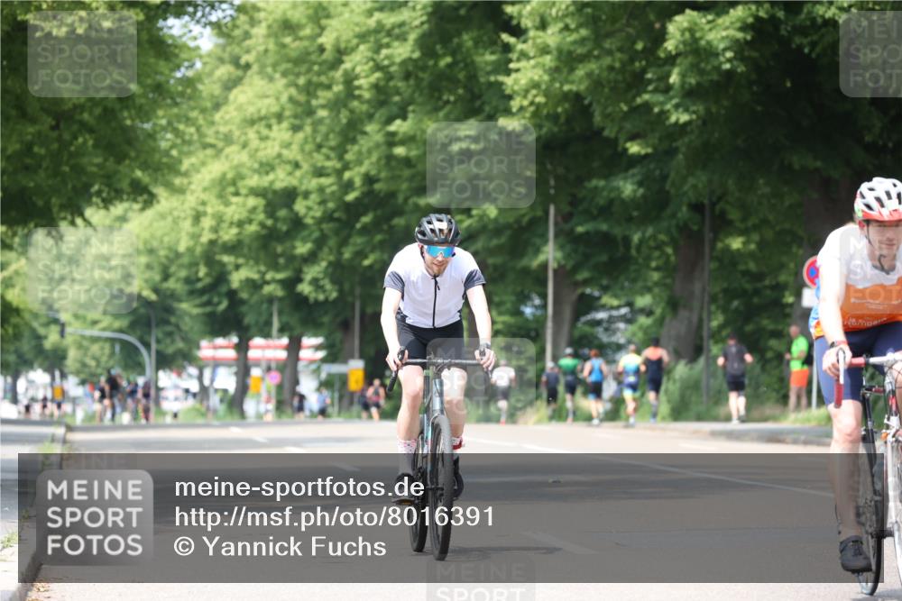 15.06.2025 - 7 Türme Triathlon Yannick Fuchs http://msf.ph/oto/8016391 15.06.2025 13:29:42 Radfahren 284, 499, 635, 707, 950 meine-sportfotos.de