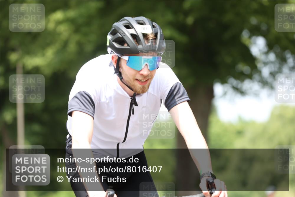 15.06.2025 - 7 Türme Triathlon Yannick Fuchs http://msf.ph/oto/8016407 15.06.2025 13:29:44 Radfahren 707, 950 meine-sportfotos.de